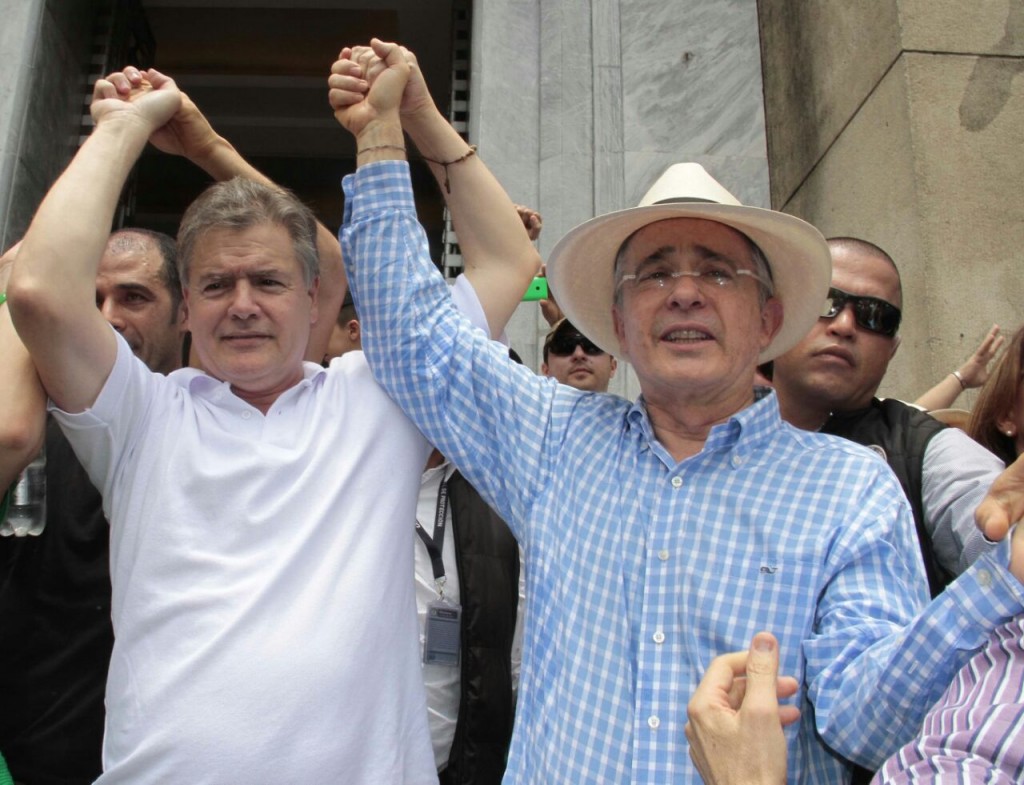 Uribe y sus fantasmas: el pulso en Medellín