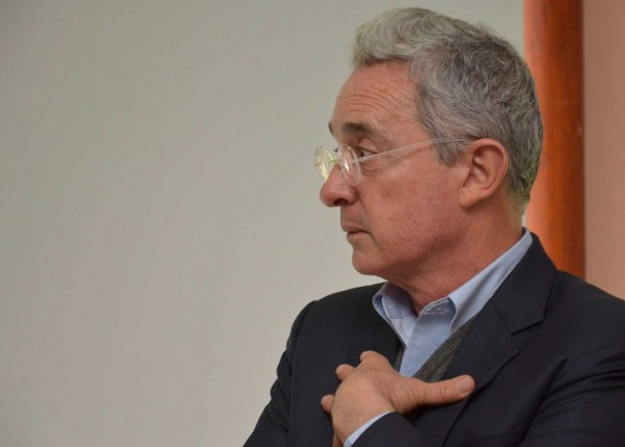 Álvaro Uribe el ‘Chávez’ colombiano
