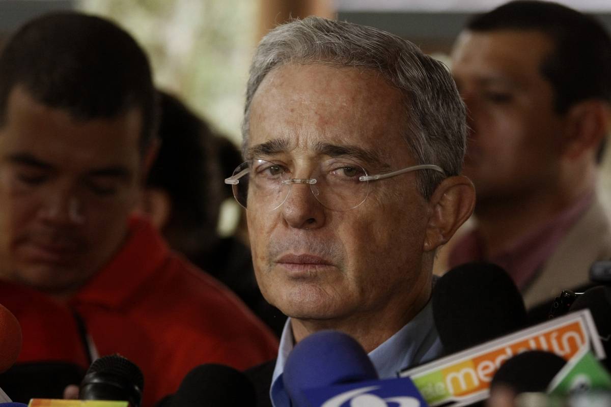 Uribe va al mercado