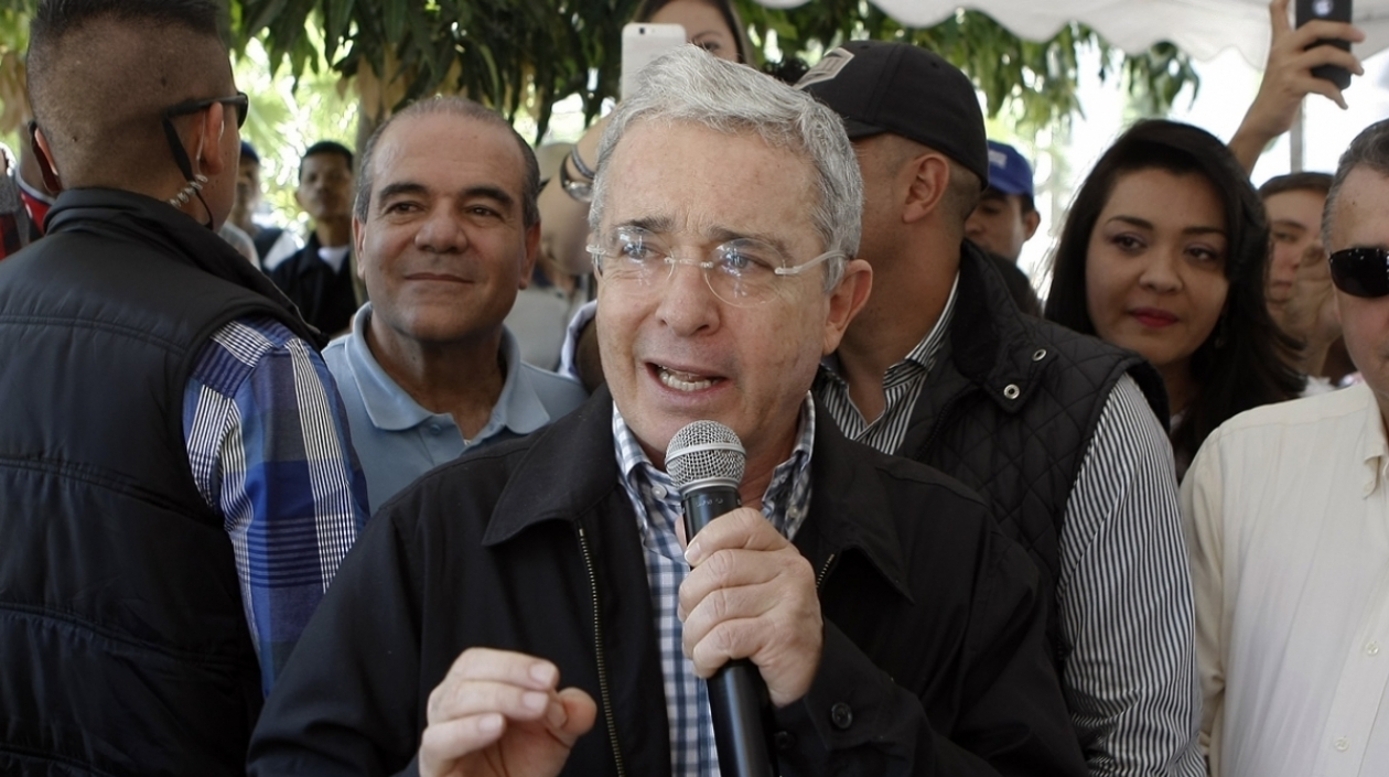 Álvaro Uribe vuelve a ser desmentido por sus declaraciones